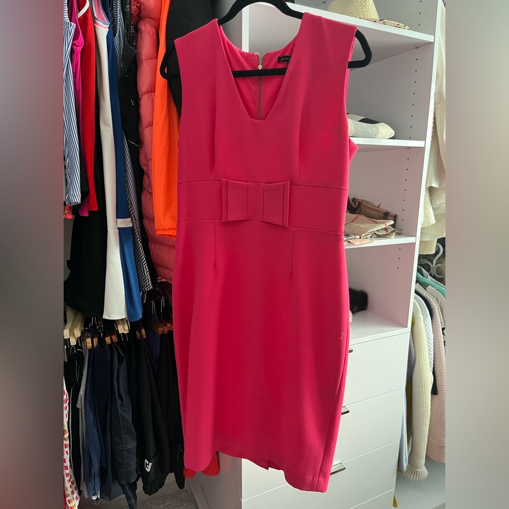 Femmes de carrière, robe rose, très chic